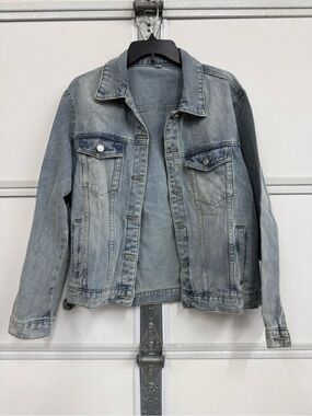 Women’s Light Wash Denim Jacket - Classic Jean Jacket